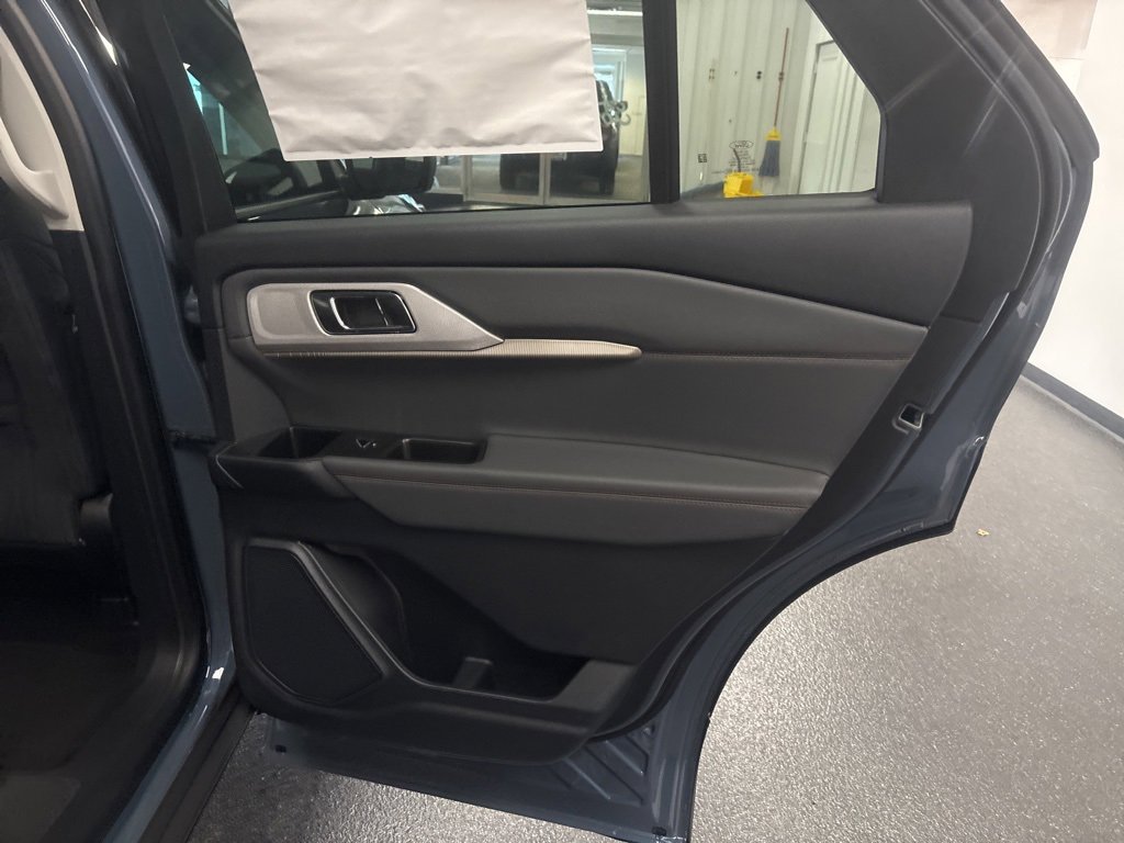 New 2025 Ford Explorer Active image 30