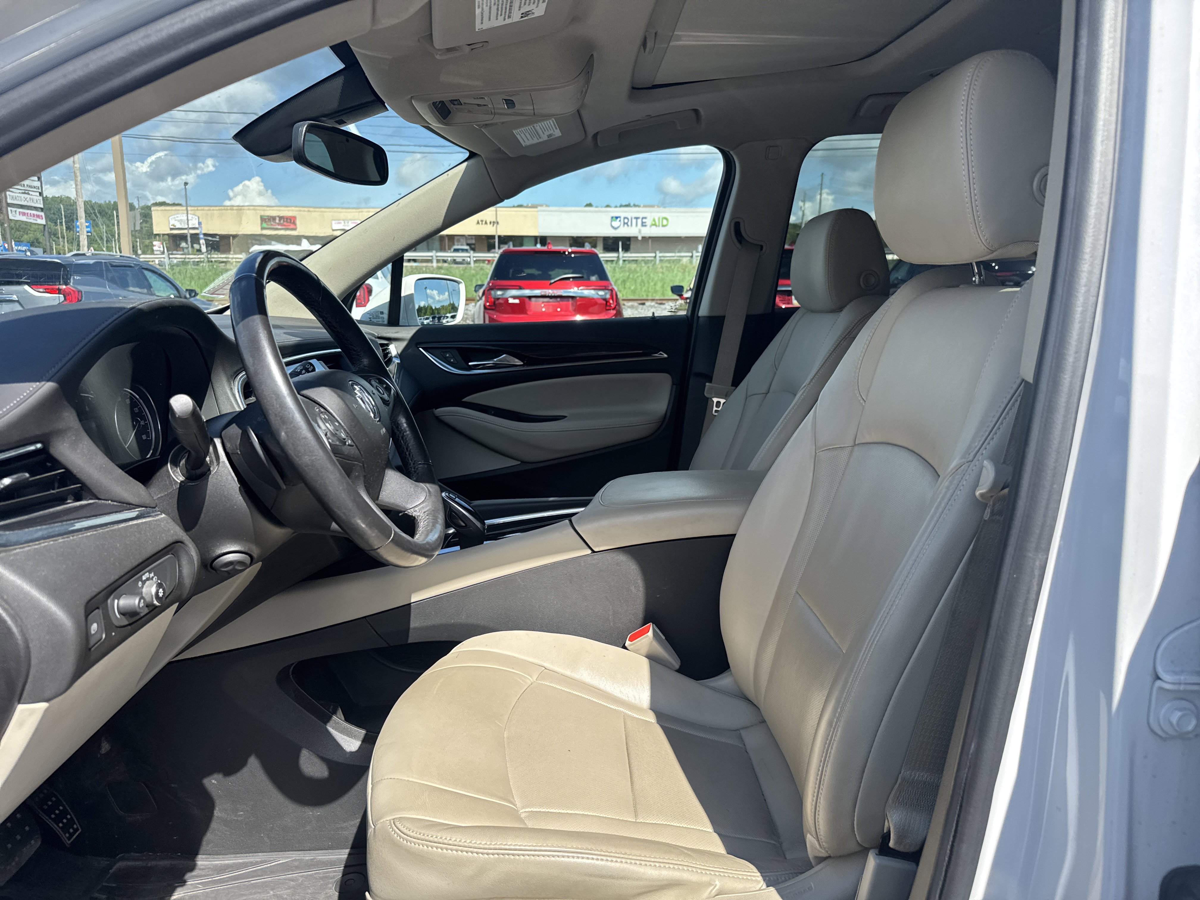 Used 2020 Buick Enclave Premium w/ Sun and Sites Package image 12