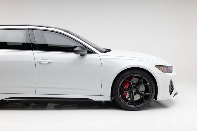 Used 2024 Audi RS 6 performance w/ Matte Carbon Package image 23