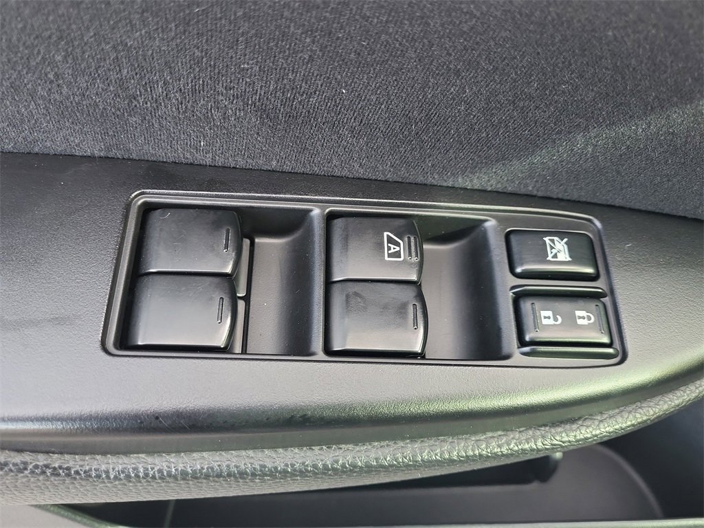 Used 2011 Subaru Outback 2.5i image 12