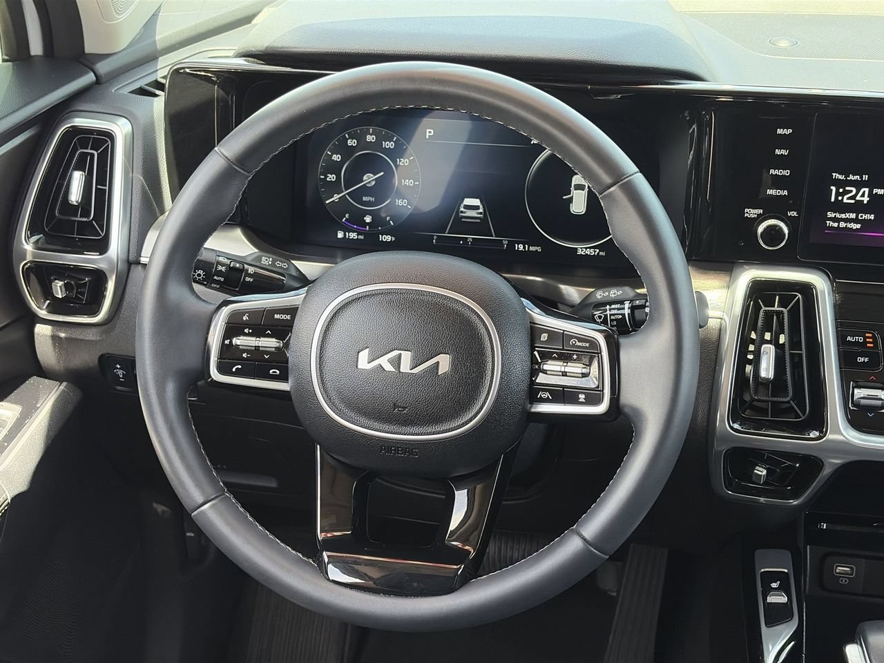 Used 2023 Kia Sorento SX FWD image 13
