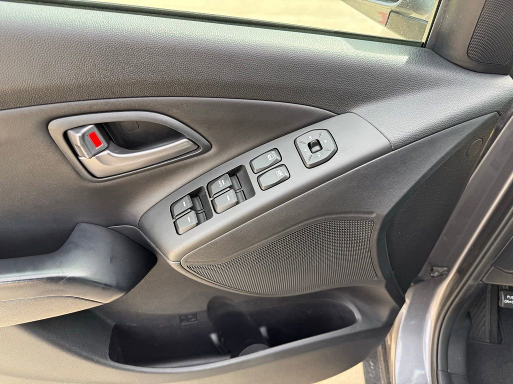 Used 2014 Hyundai Tucson SE image 11