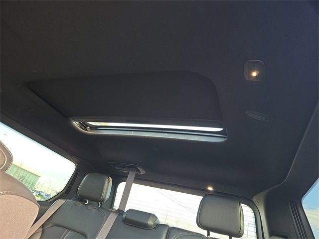 Used 2023 Jeep Wagoneer 4WD w/ Premium Group I image 40