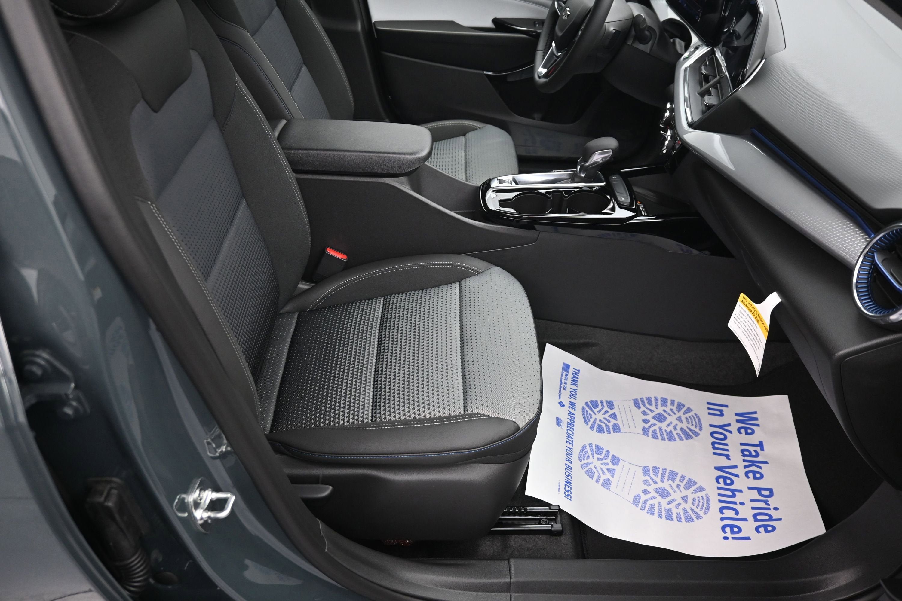 New 2026 Chevrolet Trax LT w/ Sunroof Package FWD image 28