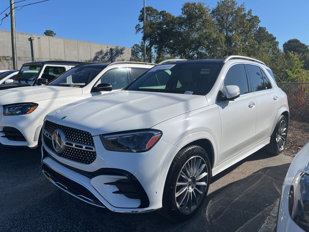 Certified 2025 Mercedes-Benz GLE 450 4MATIC image 2