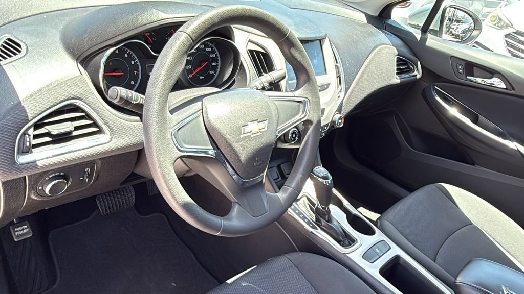 Used 2018 Chevrolet Cruze LS FWD image 23