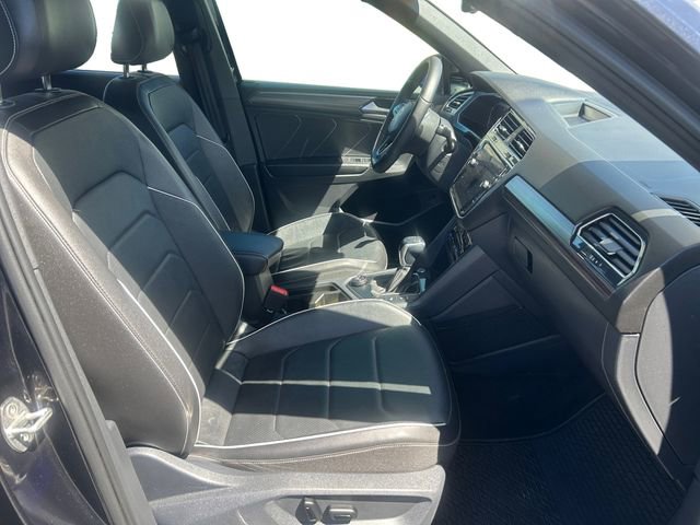 Used 2022 Volkswagen Tiguan SEL R-Line AWD/4WD image 16