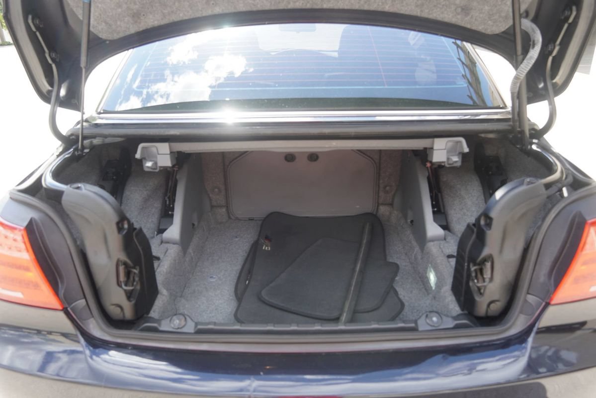 Used 2011 BMW M3 Convertible RWD image 36