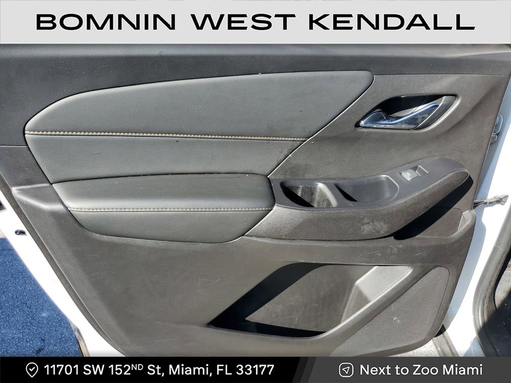 Used 2021 Chevrolet Traverse LT image 21