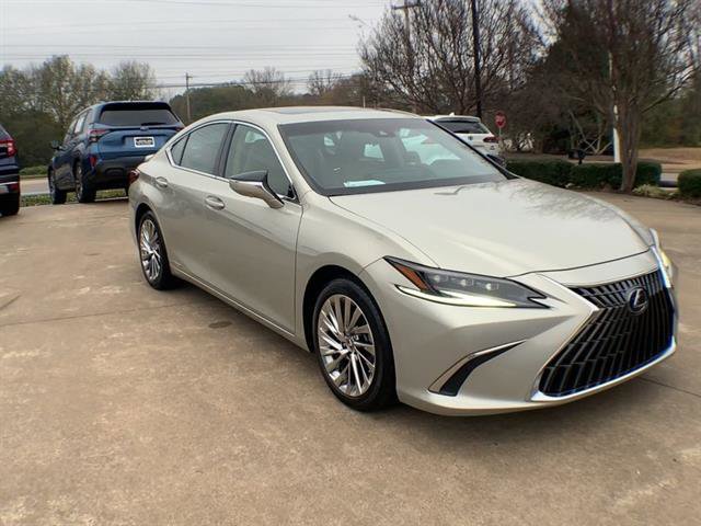 Certified 2022 Lexus ES 300h Ultra Luxury w/ Accessory Package 2 image 2