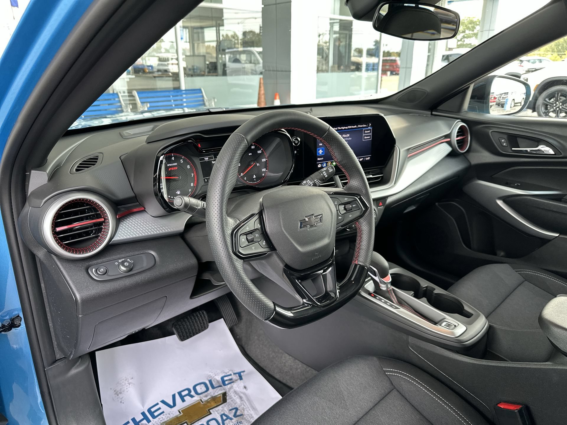Used 2026 Chevrolet Trax RS w/ Sunroof Package FWD image 10
