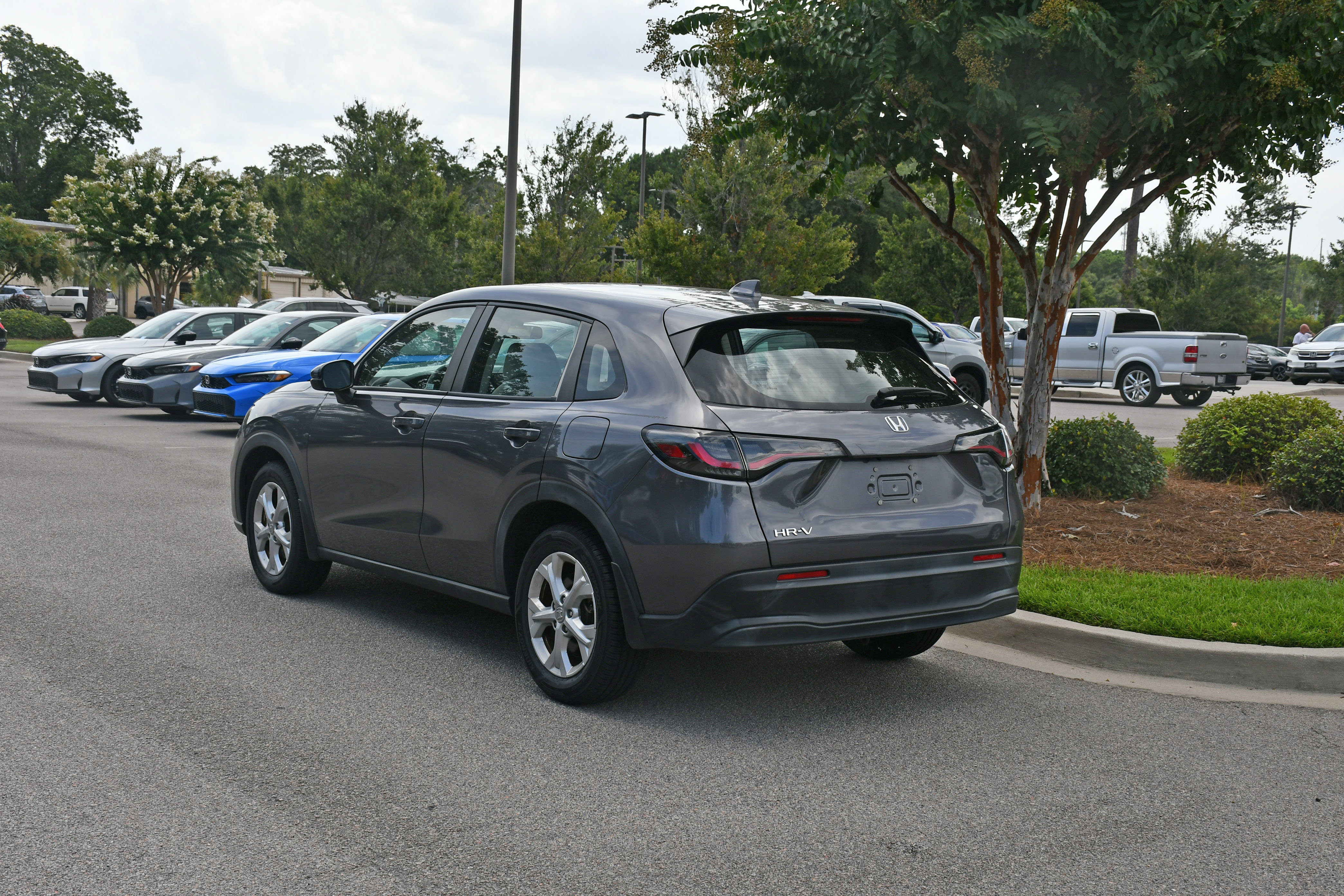 Used 2024 Honda HR-V LX image 3