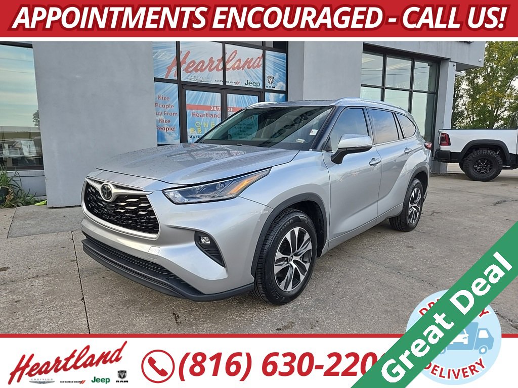 Used 2021 Toyota Highlander XLE image 1