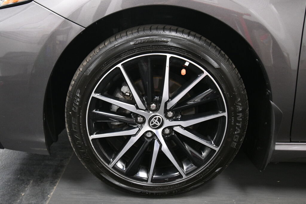 Certified 2024 Toyota Camry SE w/ Cold Weather Package FWD image 32