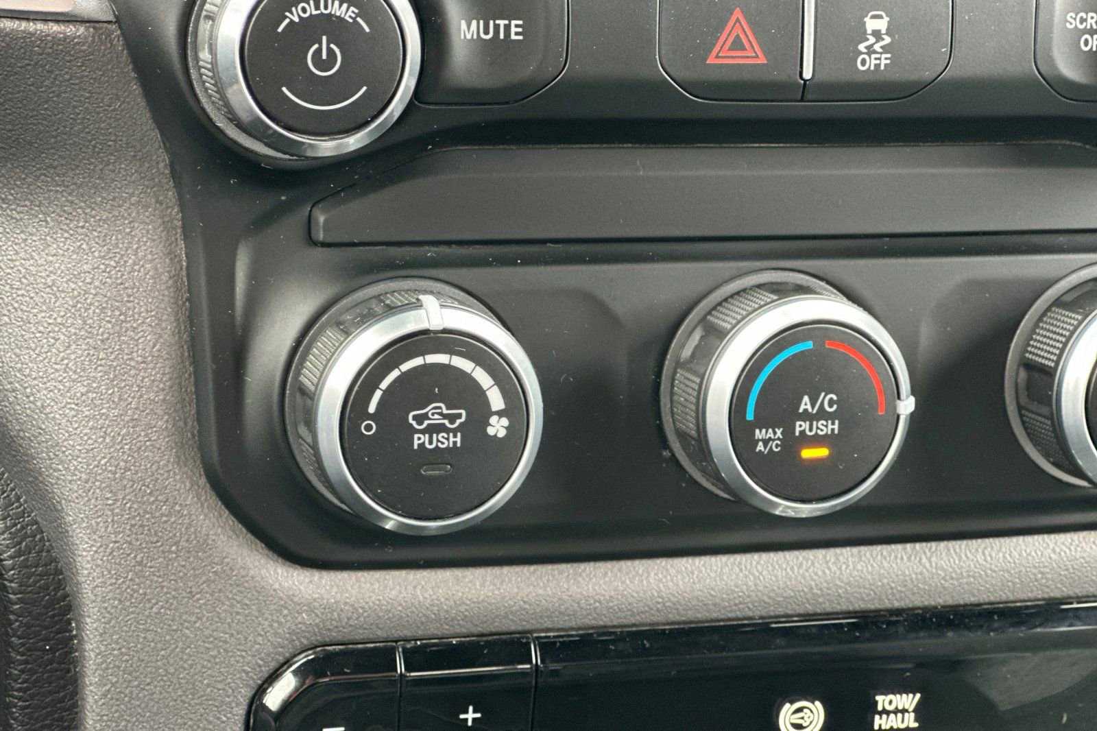 Used 2023 RAM 3500 Big Horn w/ Level 1 Equipment Group image 28