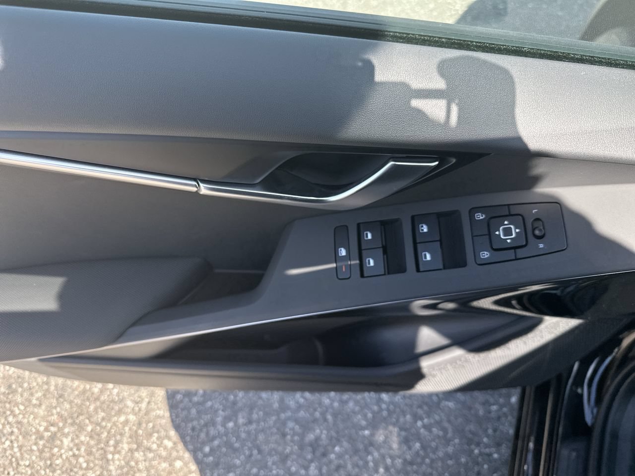New 2026 Kia Niro EX FWD image 5