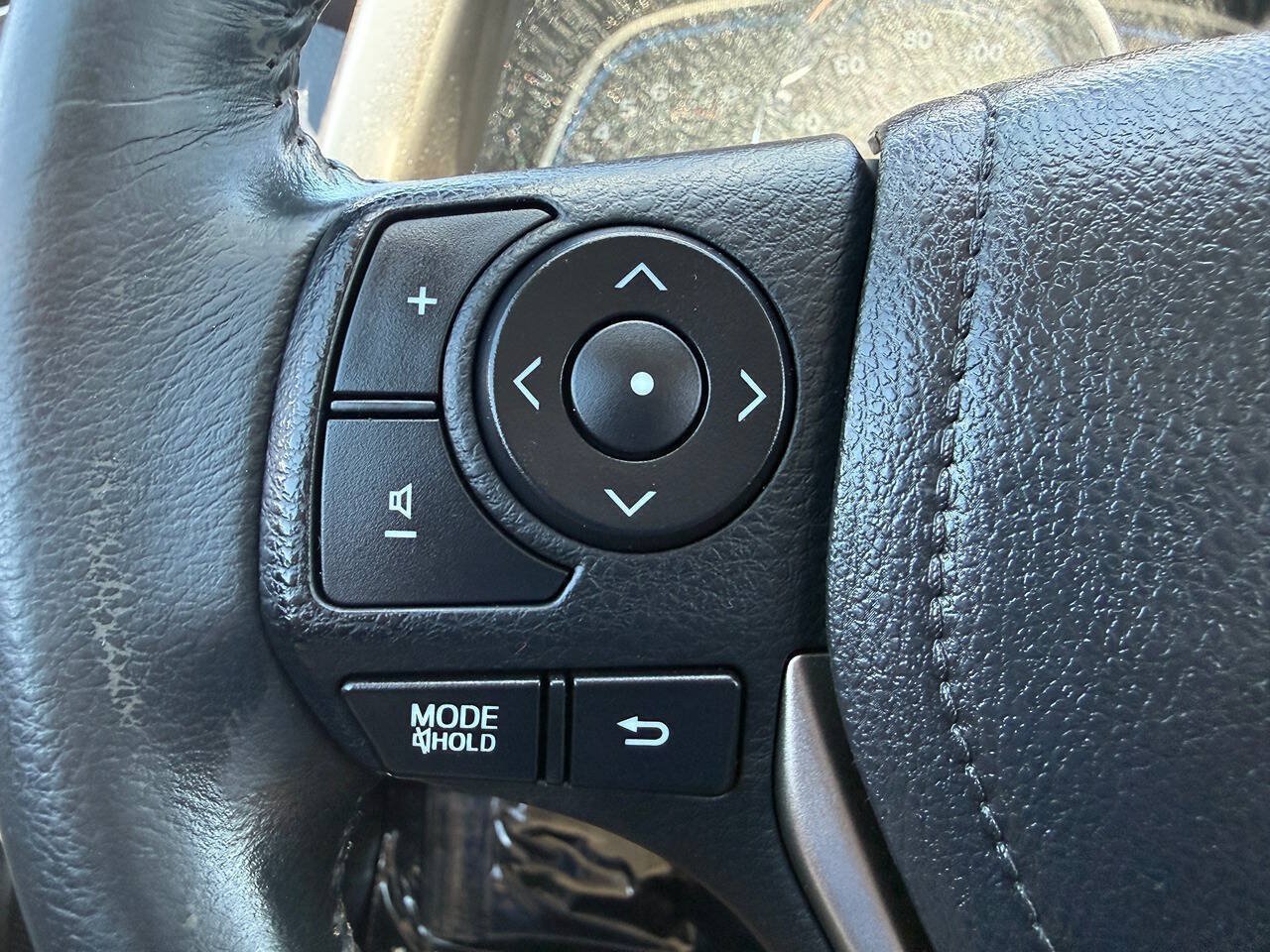Used 2014 Toyota RAV4 Limited w/ Technology Package FWD image 35