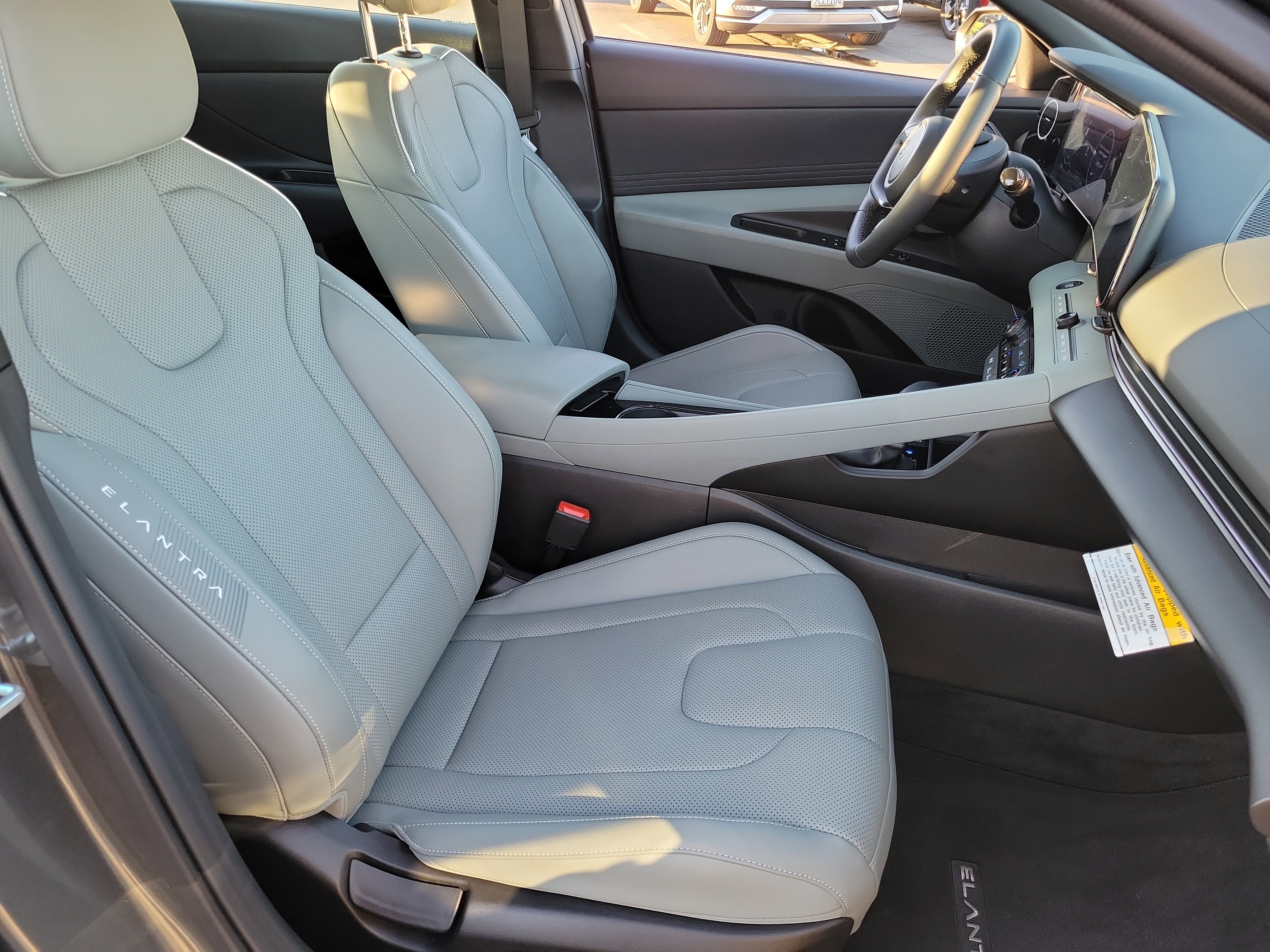 Certified 2025 Hyundai Elantra Limited image 21