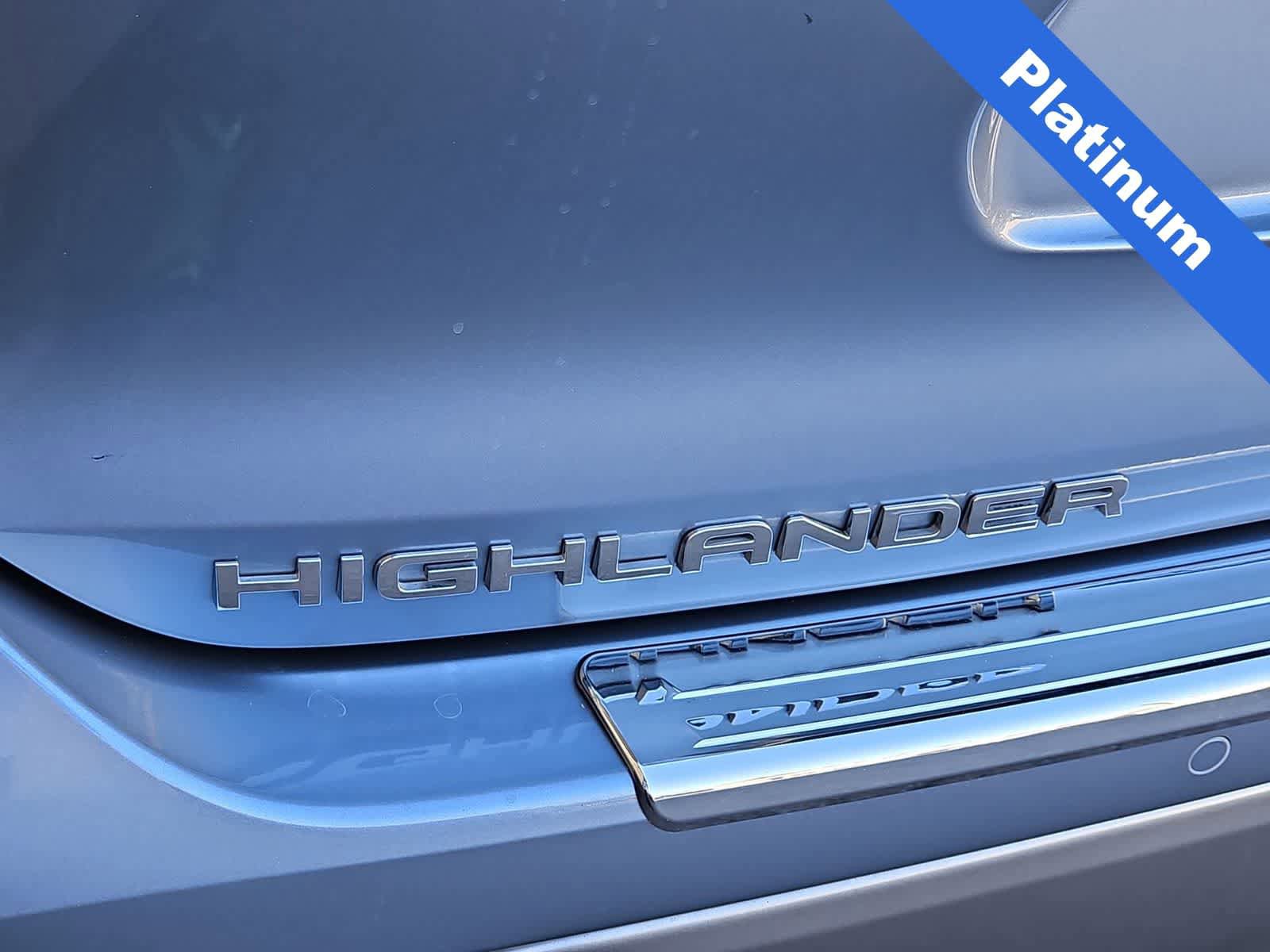Used 2023 Toyota Highlander Platinum FWD image 11