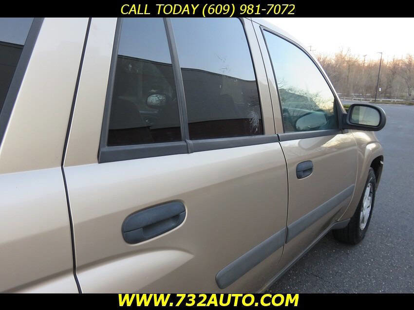 Used 2005 Chevrolet TrailBlazer LS w/ LS Preferred Equipment Group image 18
