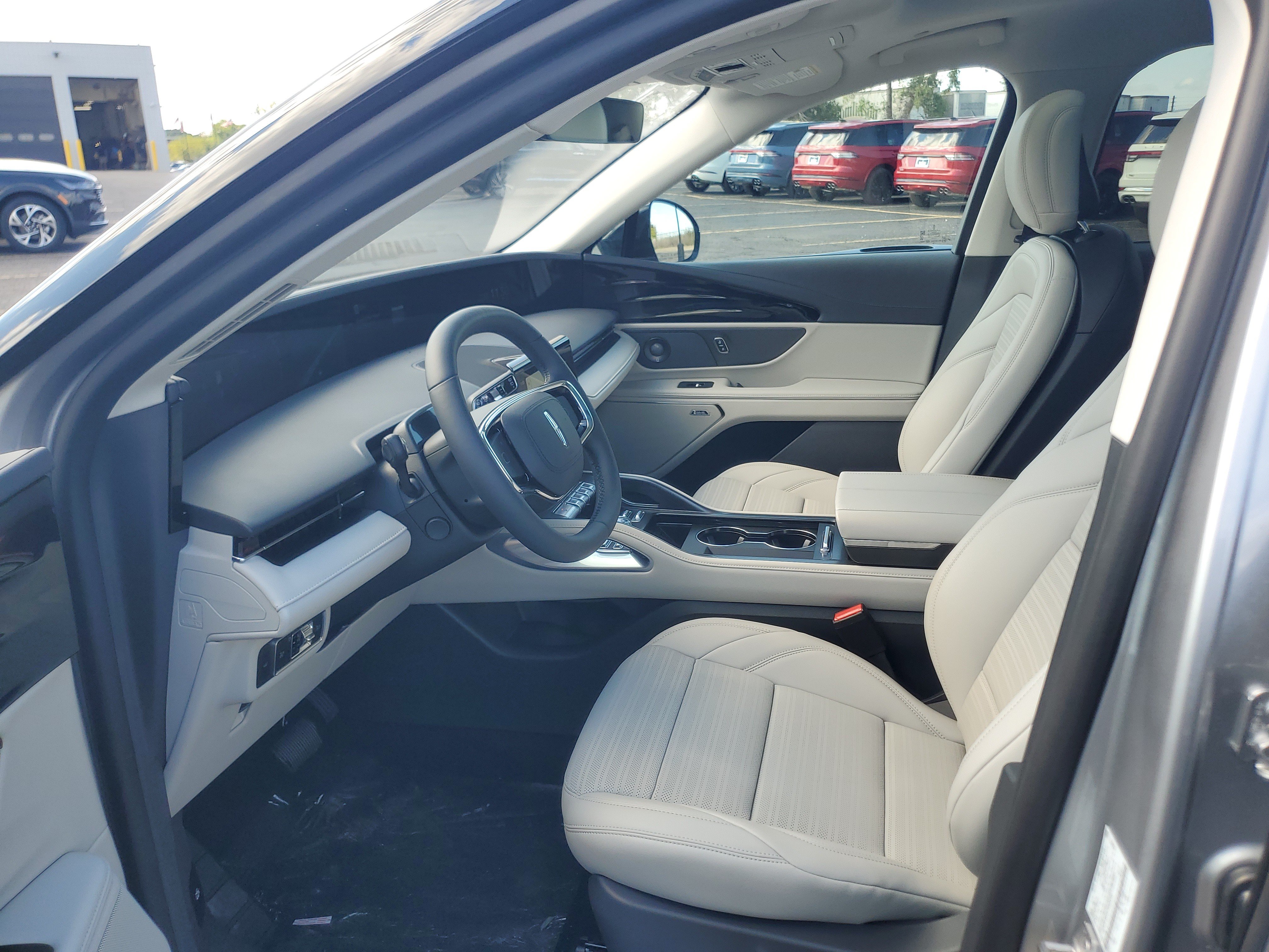 New 2026 Lincoln Nautilus Reserve w/ Jet Appearance Package AWD/4WD image 11