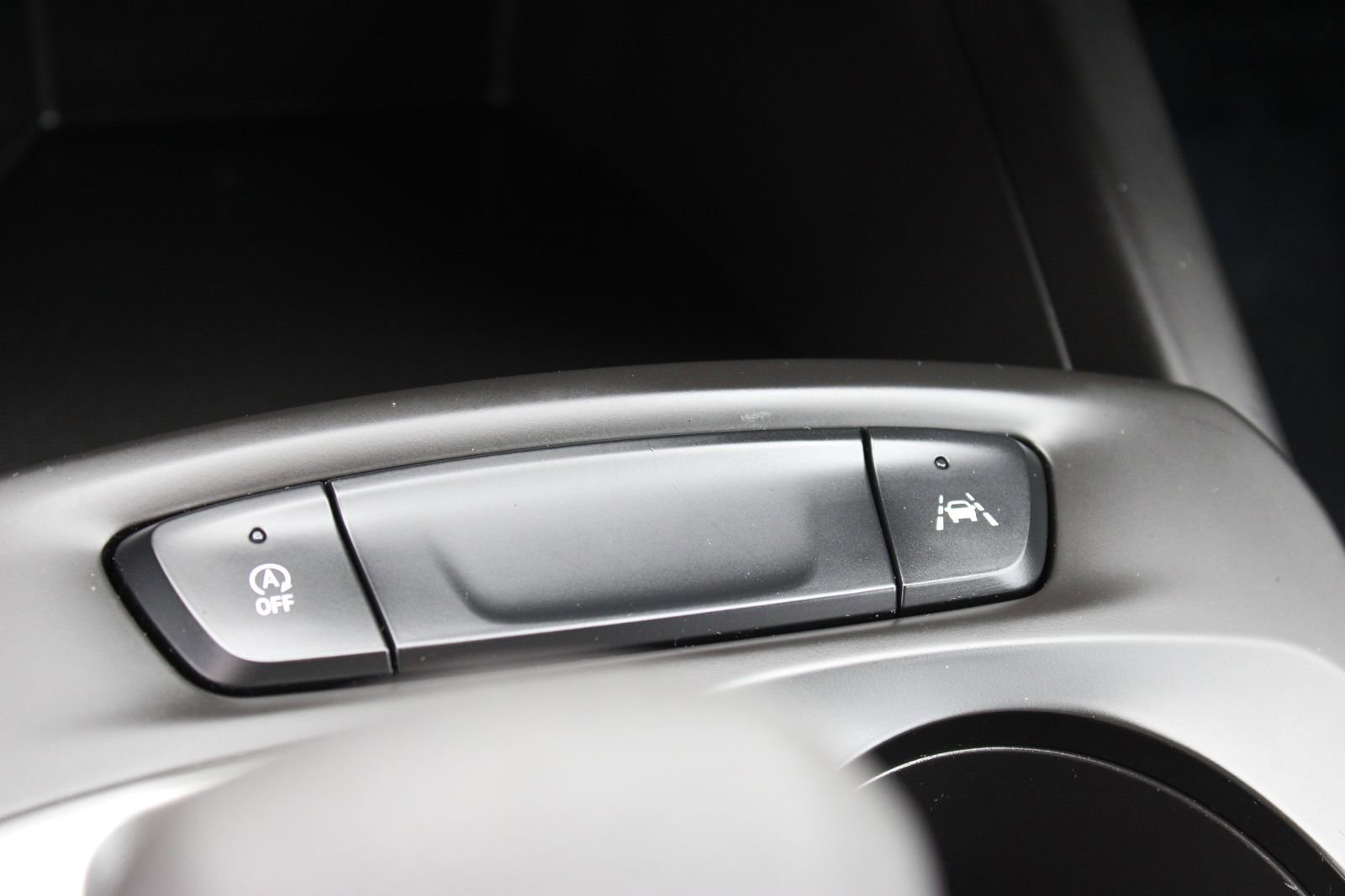 Used 2024 Chevrolet Trax RS w/ Driver Confidence Package FWD image 17