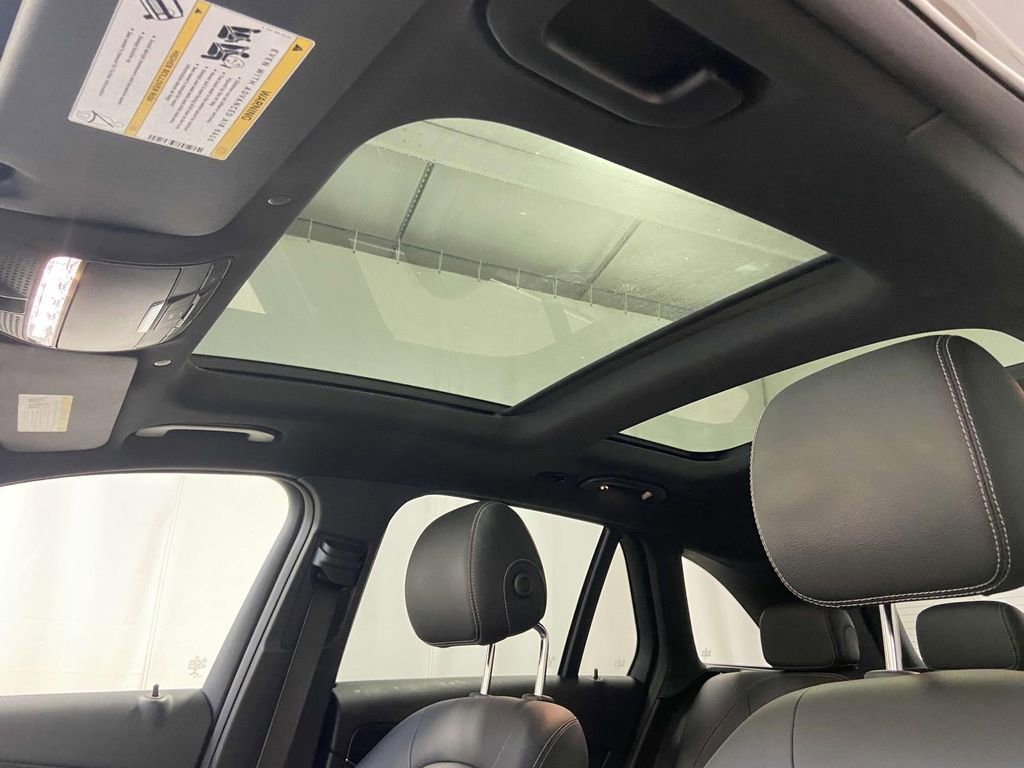 Used 2021 Mercedes-Benz GLC 300 4MATIC w/ Premium Package image 15