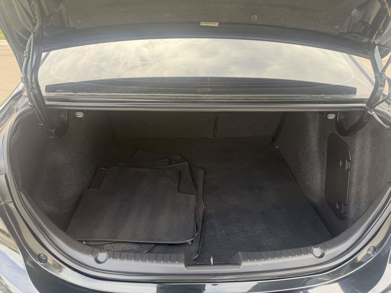 Used 2014 MAZDA MAZDA3 i Touring w/ Technology Package FWD image 15
