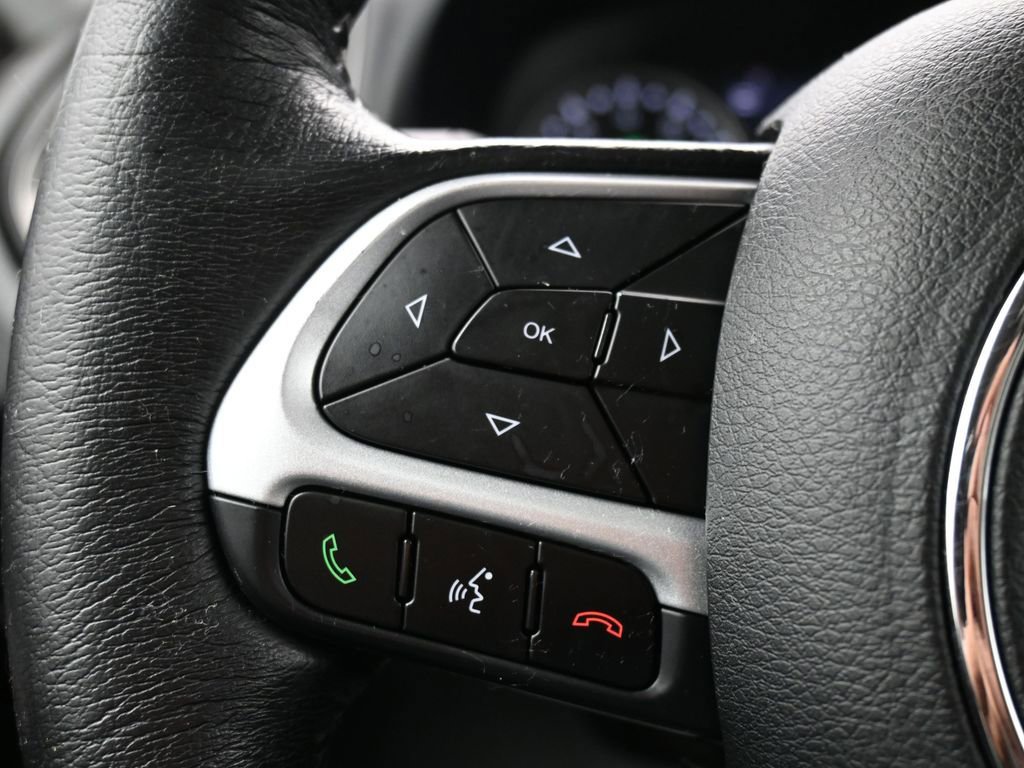 Certified 2023 Jeep Renegade Limited w/ Sun/Sound Group image 24