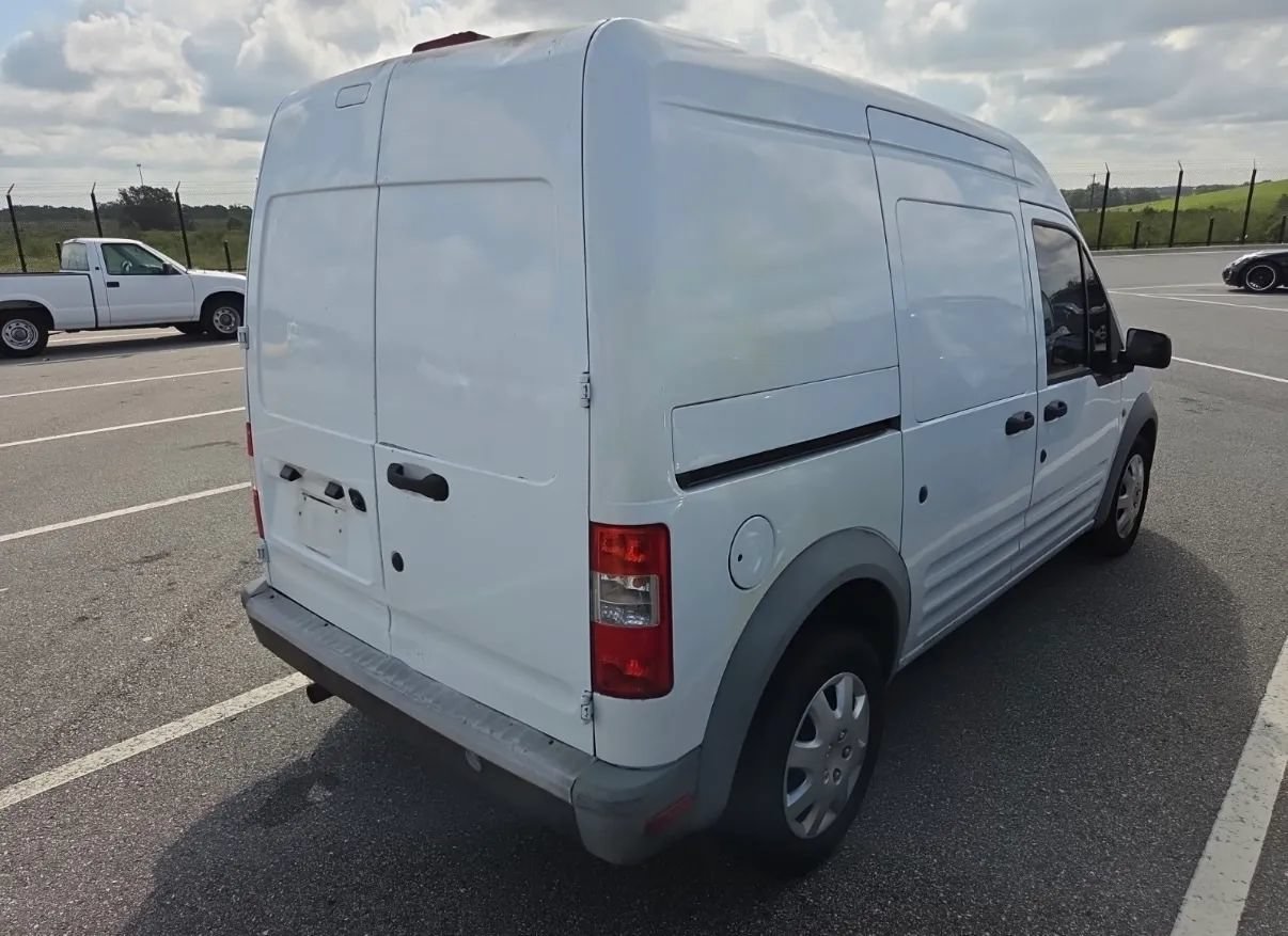 Used 2013 Ford Transit Connect XL FWD image 4