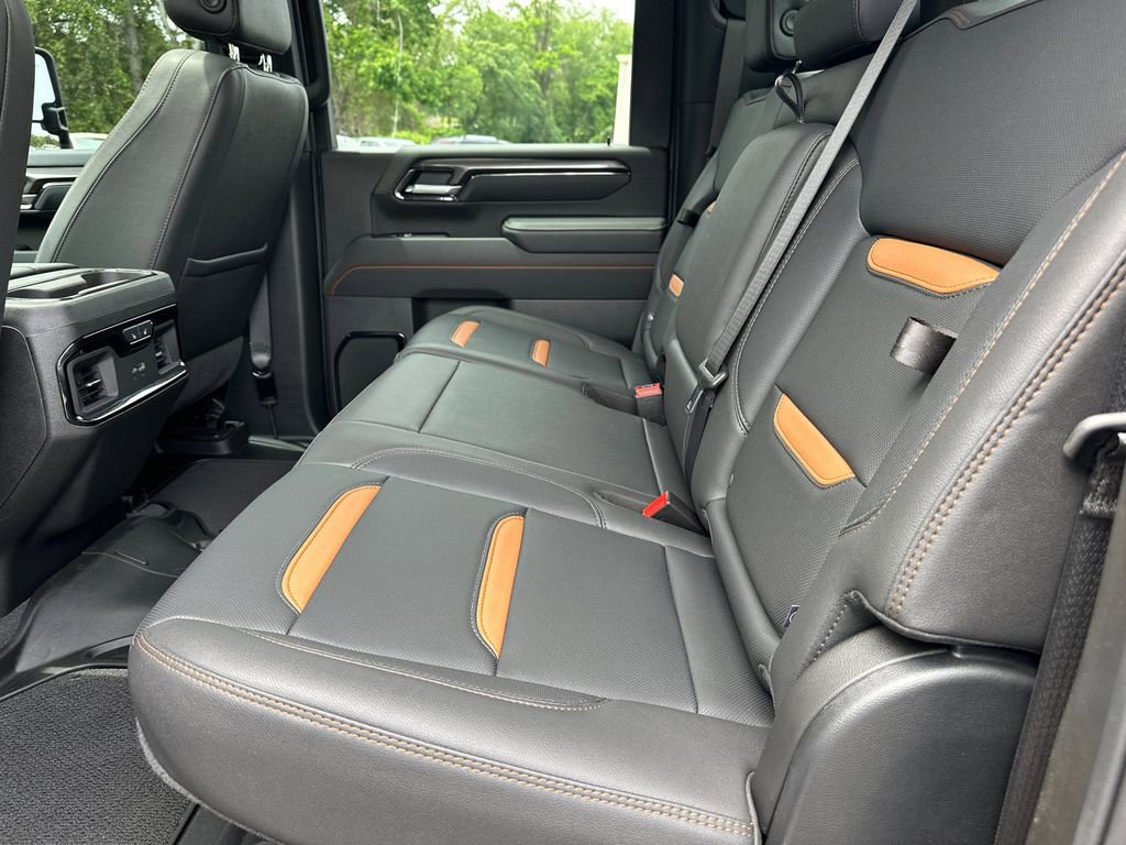 Used 2025 GMC Sierra 2500 AT4 w/ AT4 Premium Plus Package AWD/4WD image 21