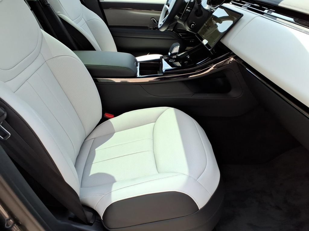 New 2025 Land Rover Range Rover Sport Dynamic SE AWD/4WD image 7