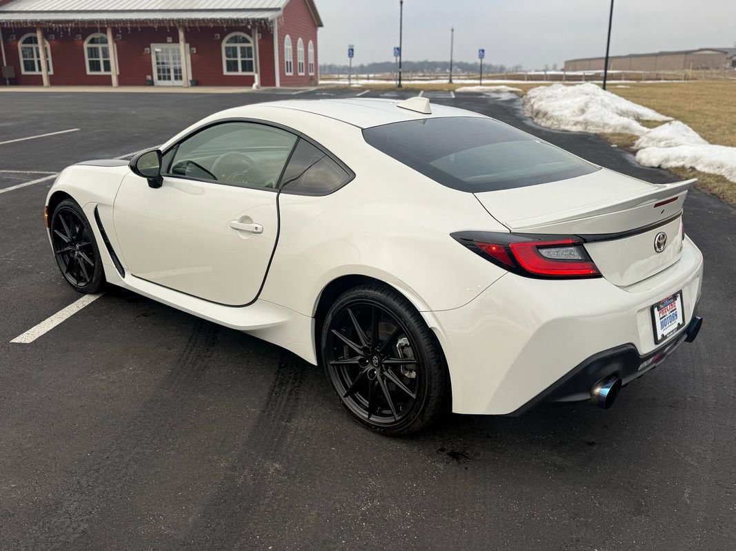 Used 2024 Toyota GR86 Premium image 7