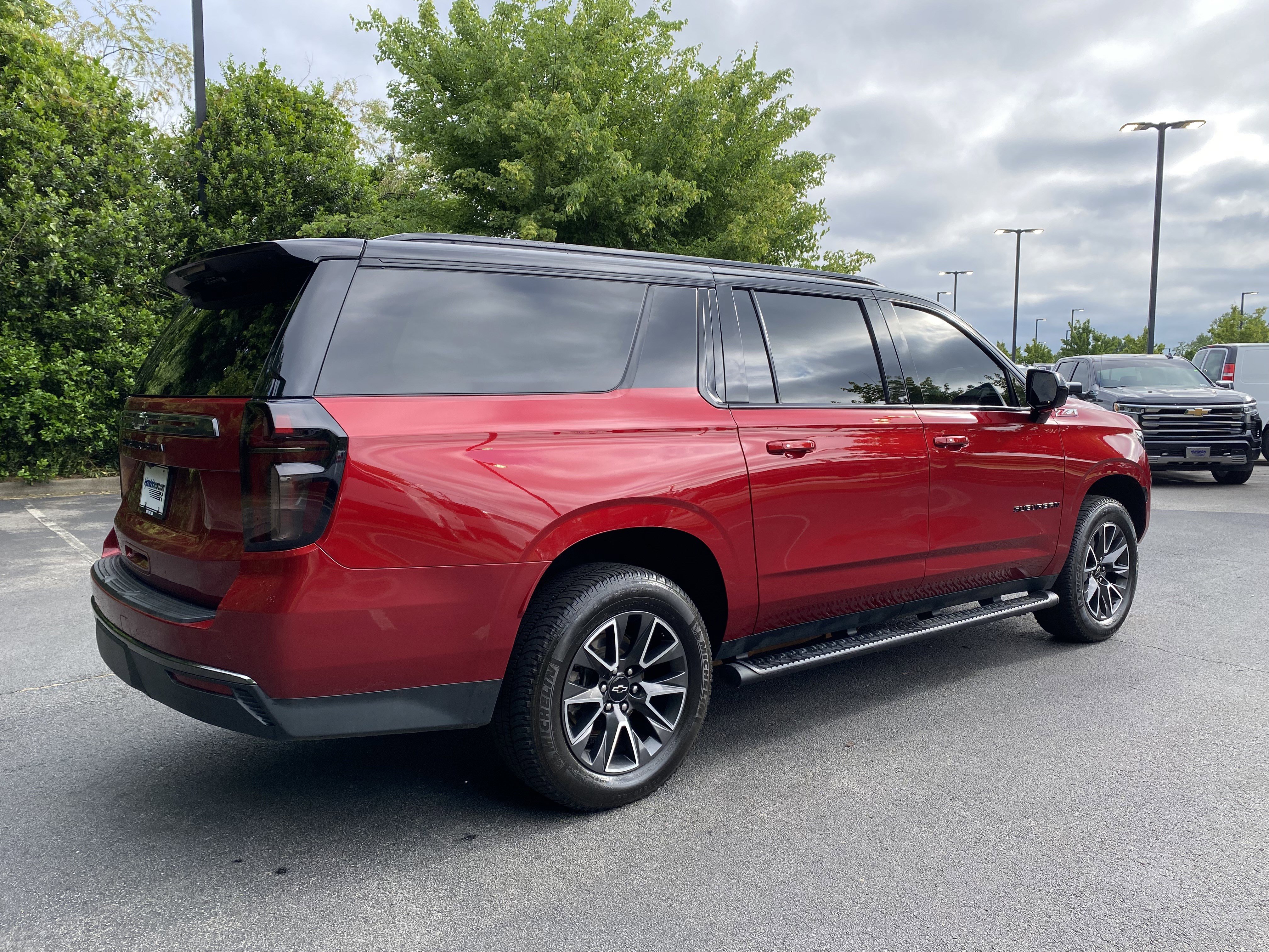 Used 2022 Chevrolet Suburban Z71 AWD/4WD image 9