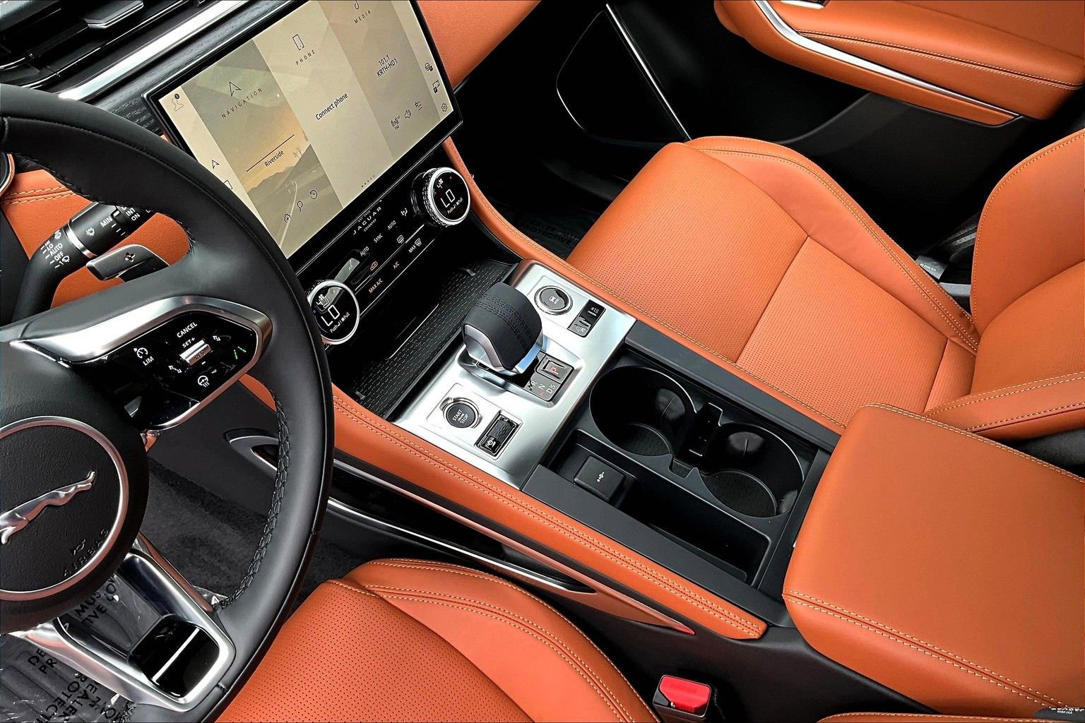 New 2026 Jaguar F-PACE R-Dynamic S AWD/4WD image 8