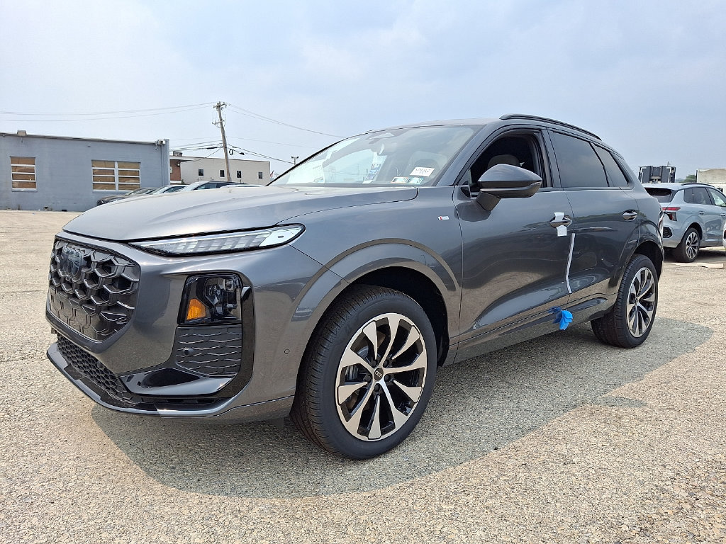 New 2026 Audi Q3 quattro 2.0T AWD/4WD image 2