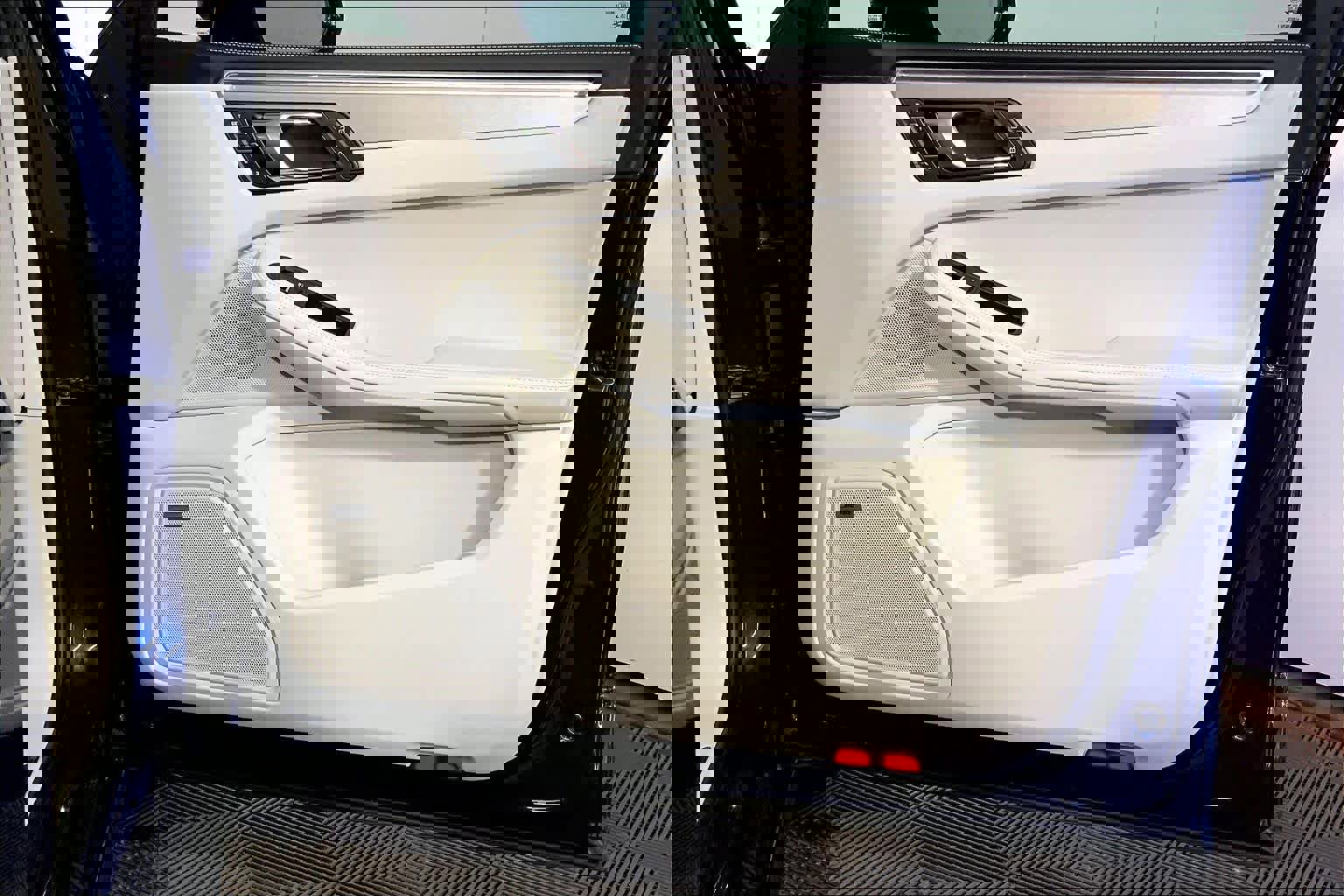 Used 2025 Porsche Macan GTS image 26