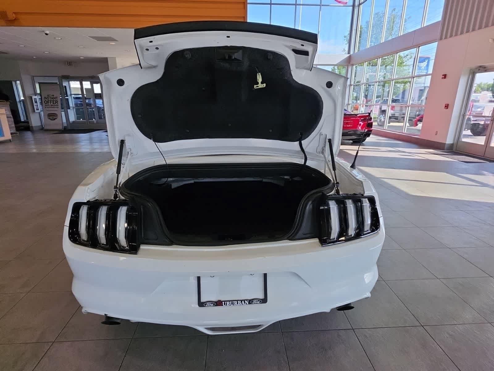 Used 2017 Ford Mustang Premium RWD image 10