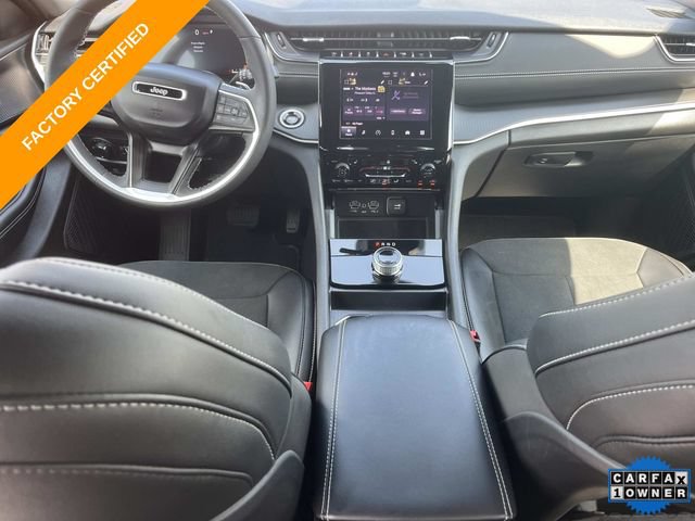 Certified 2025 Jeep Grand Cherokee Altitude AWD/4WD image 17