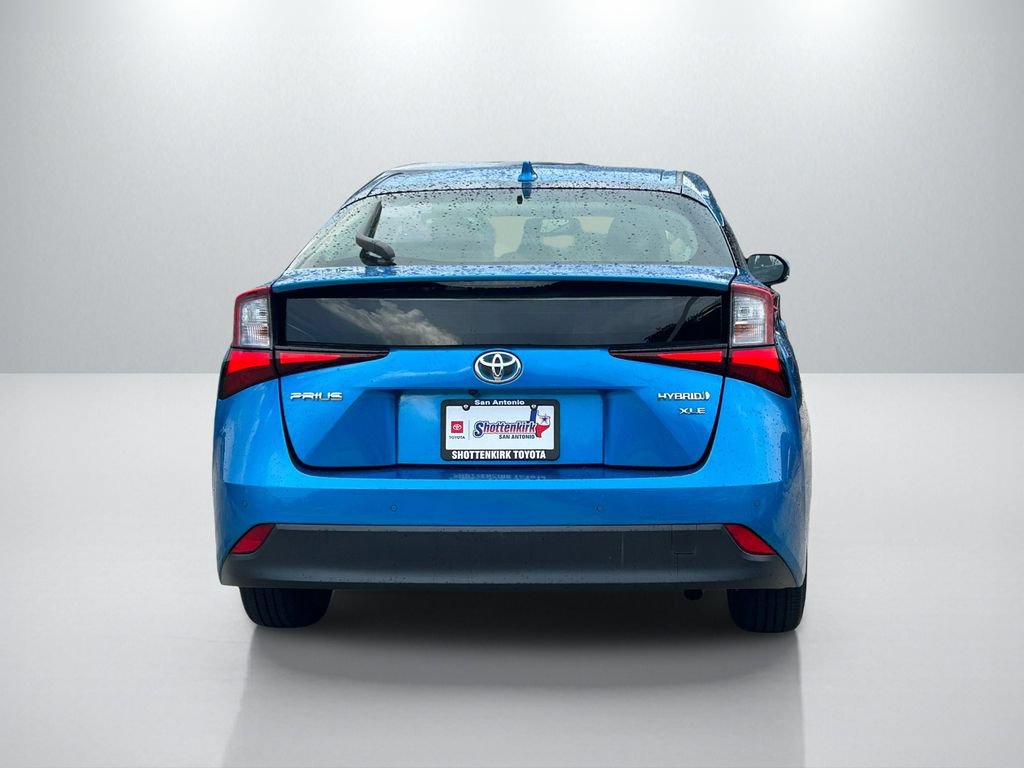Certified 2021 Toyota Prius XLE FWD image 6