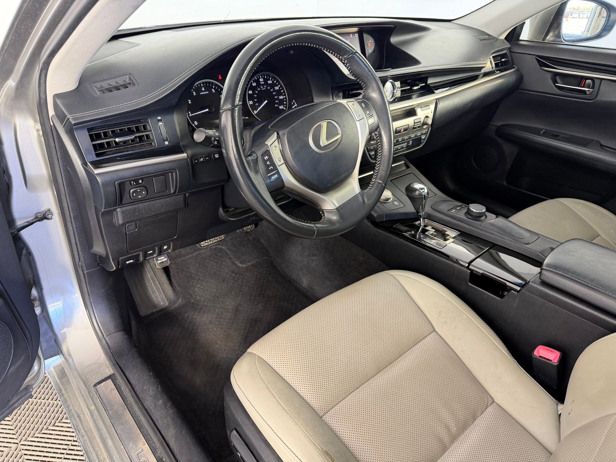Used 2015 Lexus ES 350 Crafted Line image 4