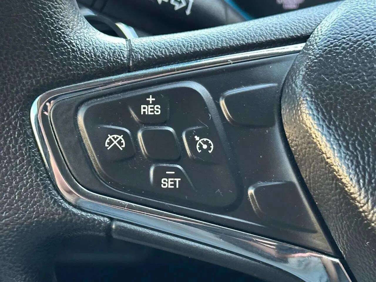 Used 2018 Chevrolet Cruze LT w/ Convenience Package image 10