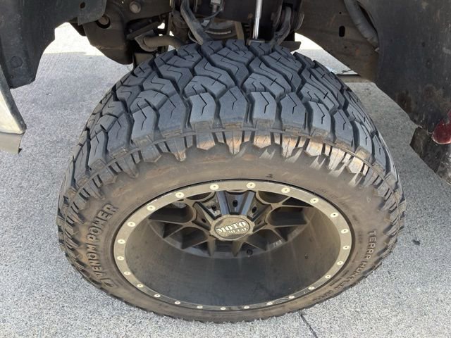 Used 2004 Chevrolet Suburban LT w/ Preferred Equipment Group video 3