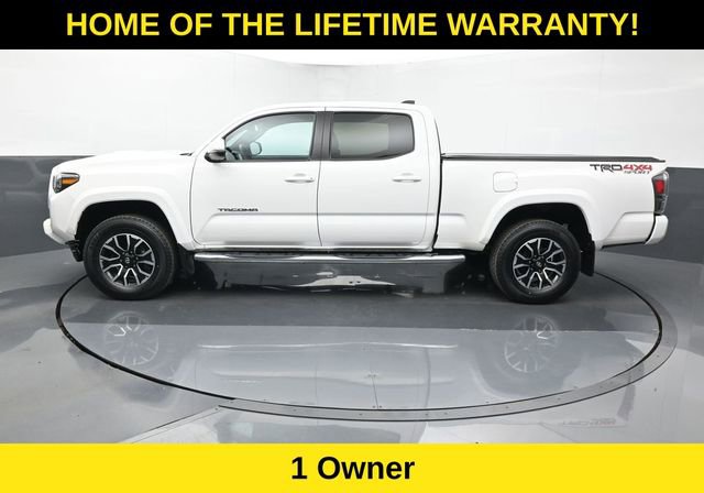 Used 2022 Toyota Tacoma TRD Sport AWD/4WD image 4