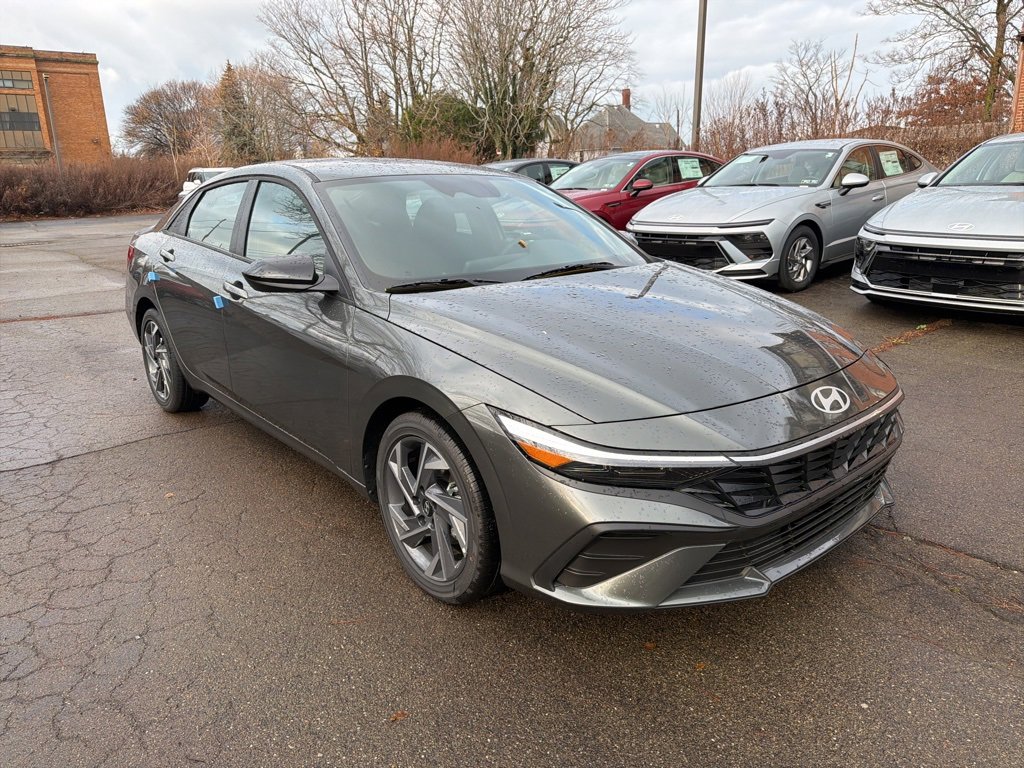 New 2025 Hyundai Elantra Sport