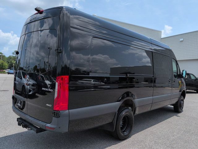 Used 2024 Mercedes-Benz Sprinter 3500 image 4
