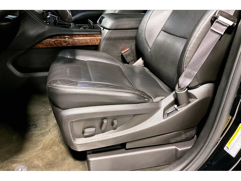 Used 2016 Chevrolet Suburban LTZ AWD/4WD image 26