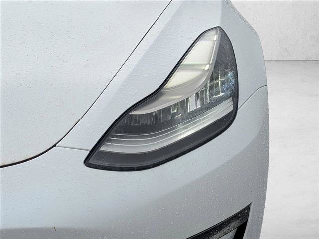 Used 2020 Tesla Model 3 Standard Range Plus image 9