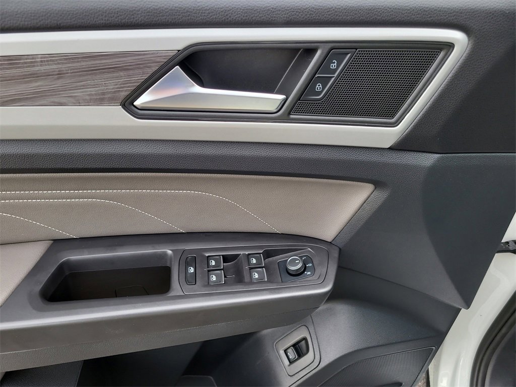 Used 2023 Volkswagen Atlas Cross Sport SE w/ Panoramic Sunroof Package image 17