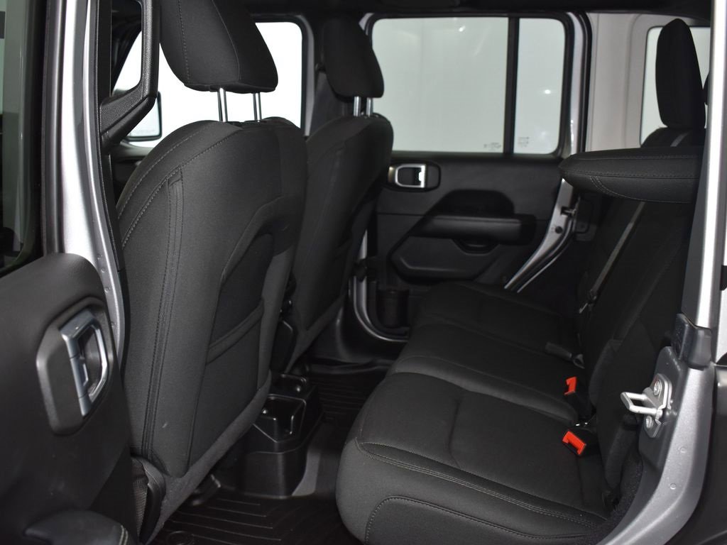 Used 2020 Jeep Wrangler Unlimited Sahara w/ Uconnect 4C Nav & Sound Group image 8